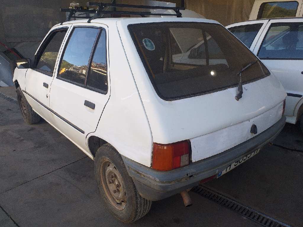 PEUGEOT 205 1 generation (1983-1998) Baglygte højre baglygte 635182 18542965