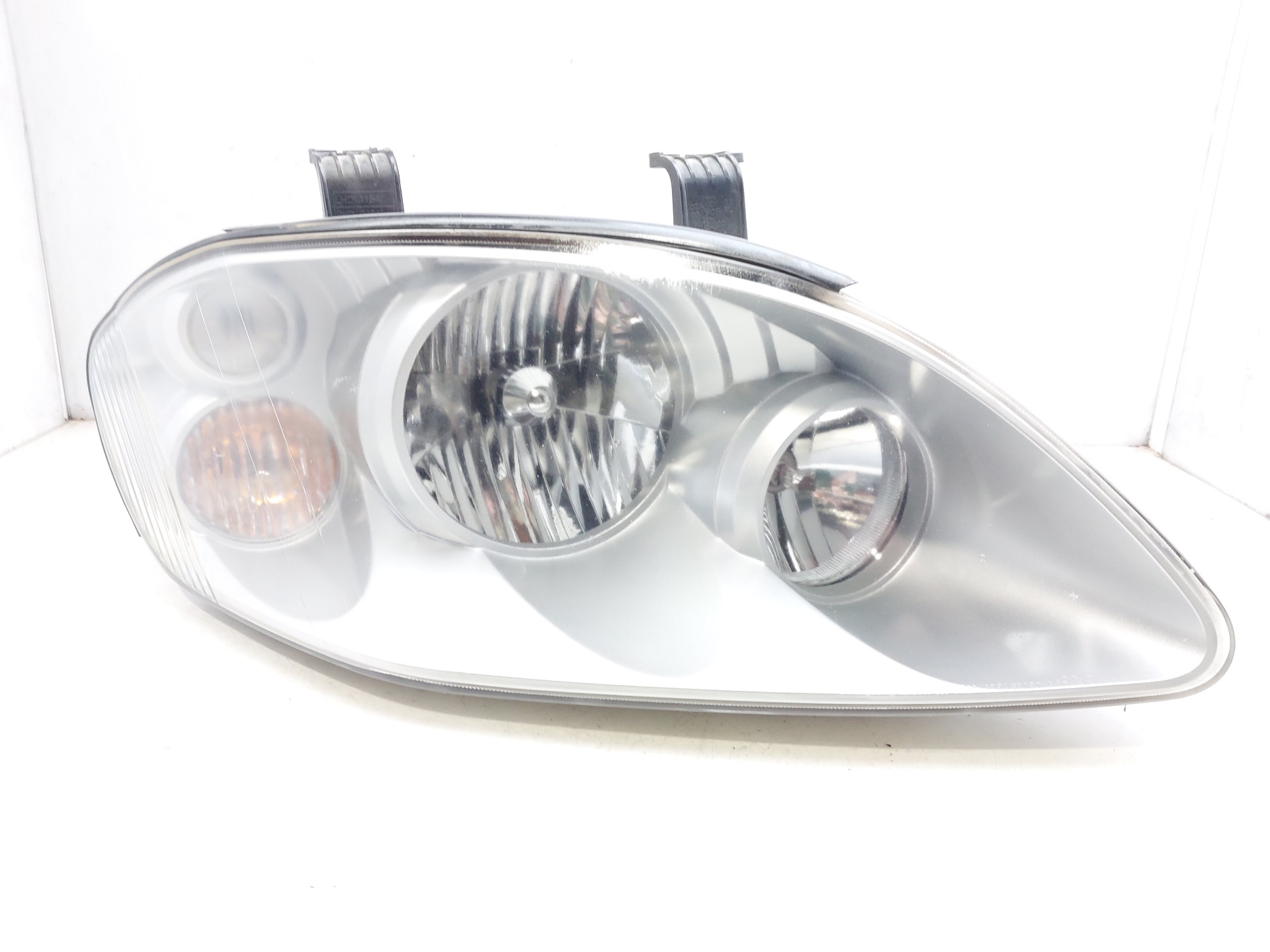 SSANGYONG Rodius 1 generation (2004-2010) Front Right Headlight 8318008100 25096773