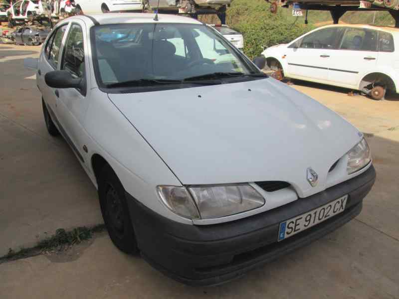 RENAULT Megane 1 generation (1995-2003) Фара передняя левая 260605784R 24075982