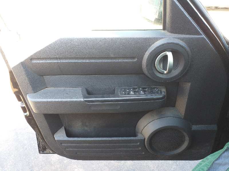 DODGE Nitro 1 generation (2007-2010) Priekinių kairių durų stiklo pakelėjo varikliukas 1001800A001 18482833