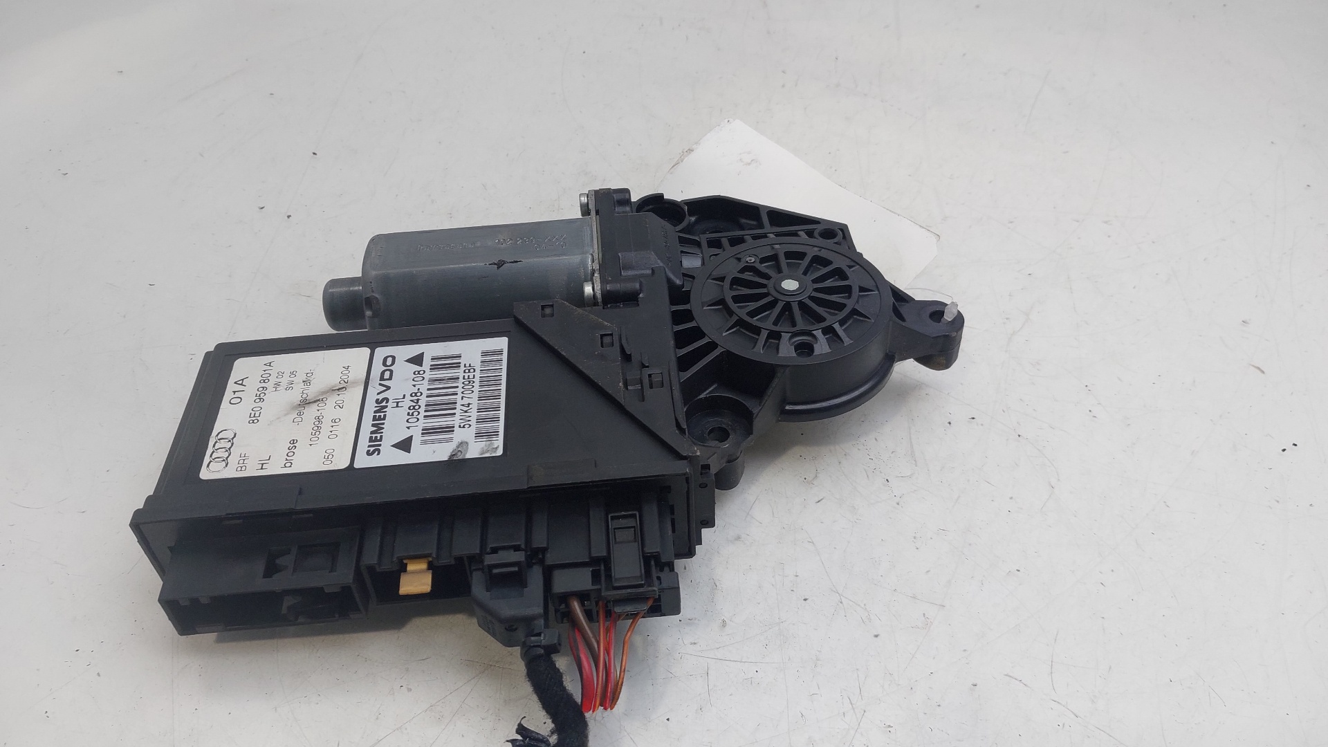 AUDI A4 B7/8E (2004-2008) Rear Left Door Window Control Motor 8E0959801A 25224508