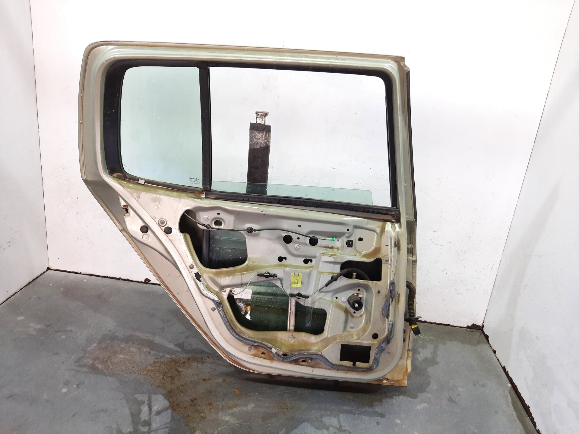 RENAULT Megane 1 generation (1995-2003) Rear Left Door 7751470585 21483199