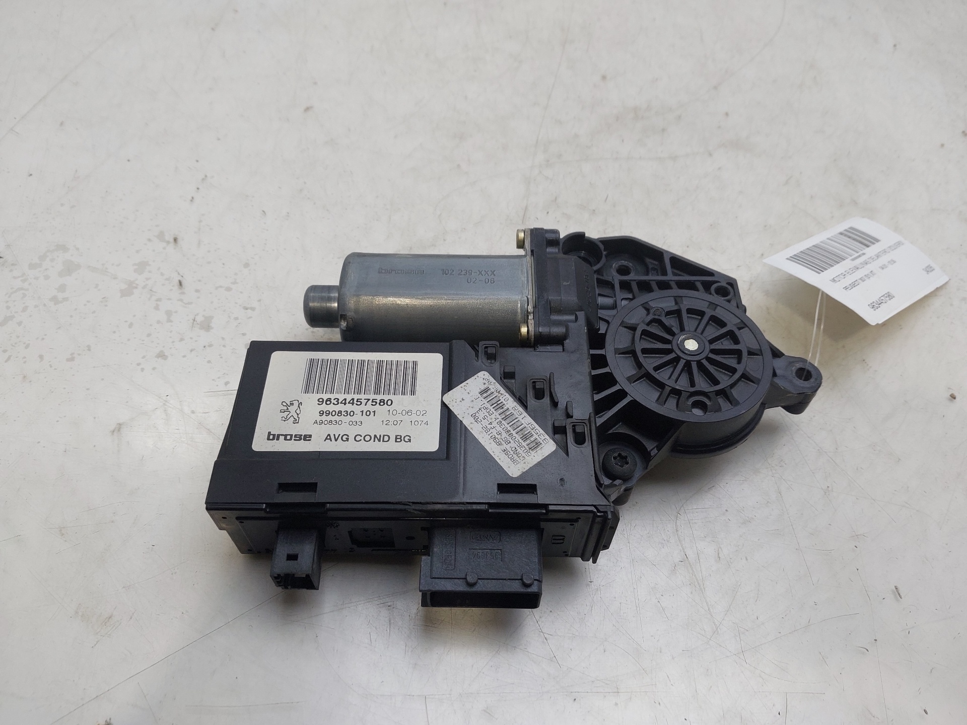 PEUGEOT 307 1 generation (2001-2008) Front Left Door Window Regulator Motor 9634457580 24386284