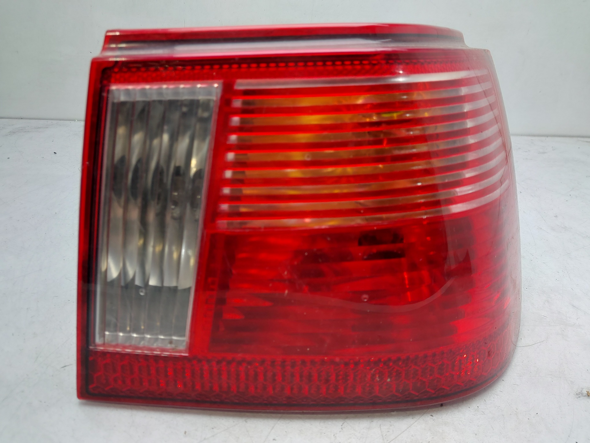SEAT Ibiza 2 generation (1993-2002) Rear Right Taillight Lamp 6K6945096 24074516