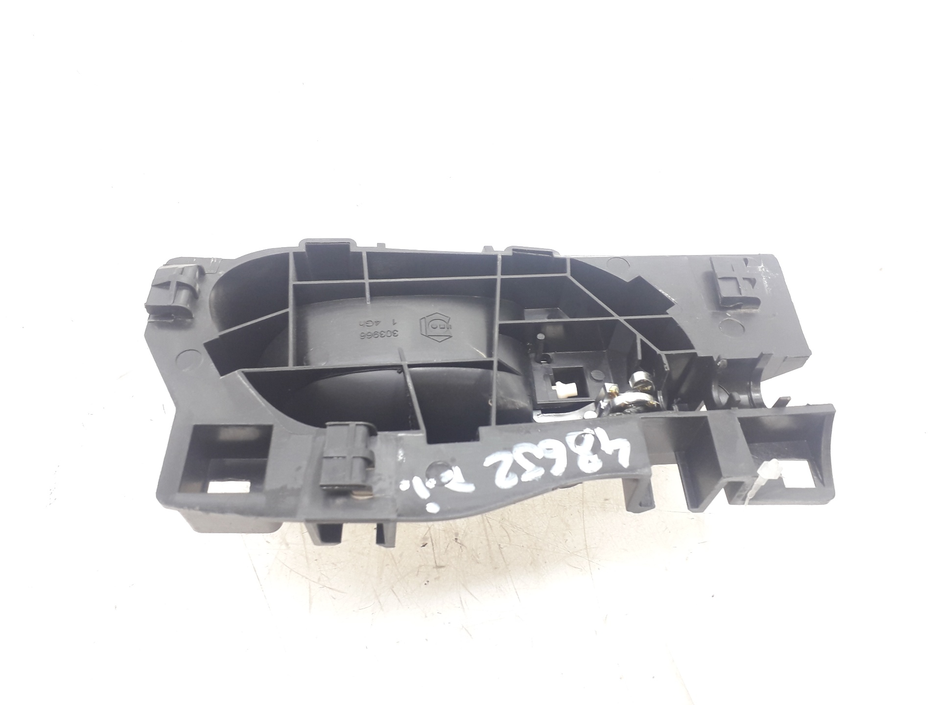 PEUGEOT 208 Peugeot 208 (2012-2015) Front venstre dør Innvendig håndtaksramme 96555518VV 18801683