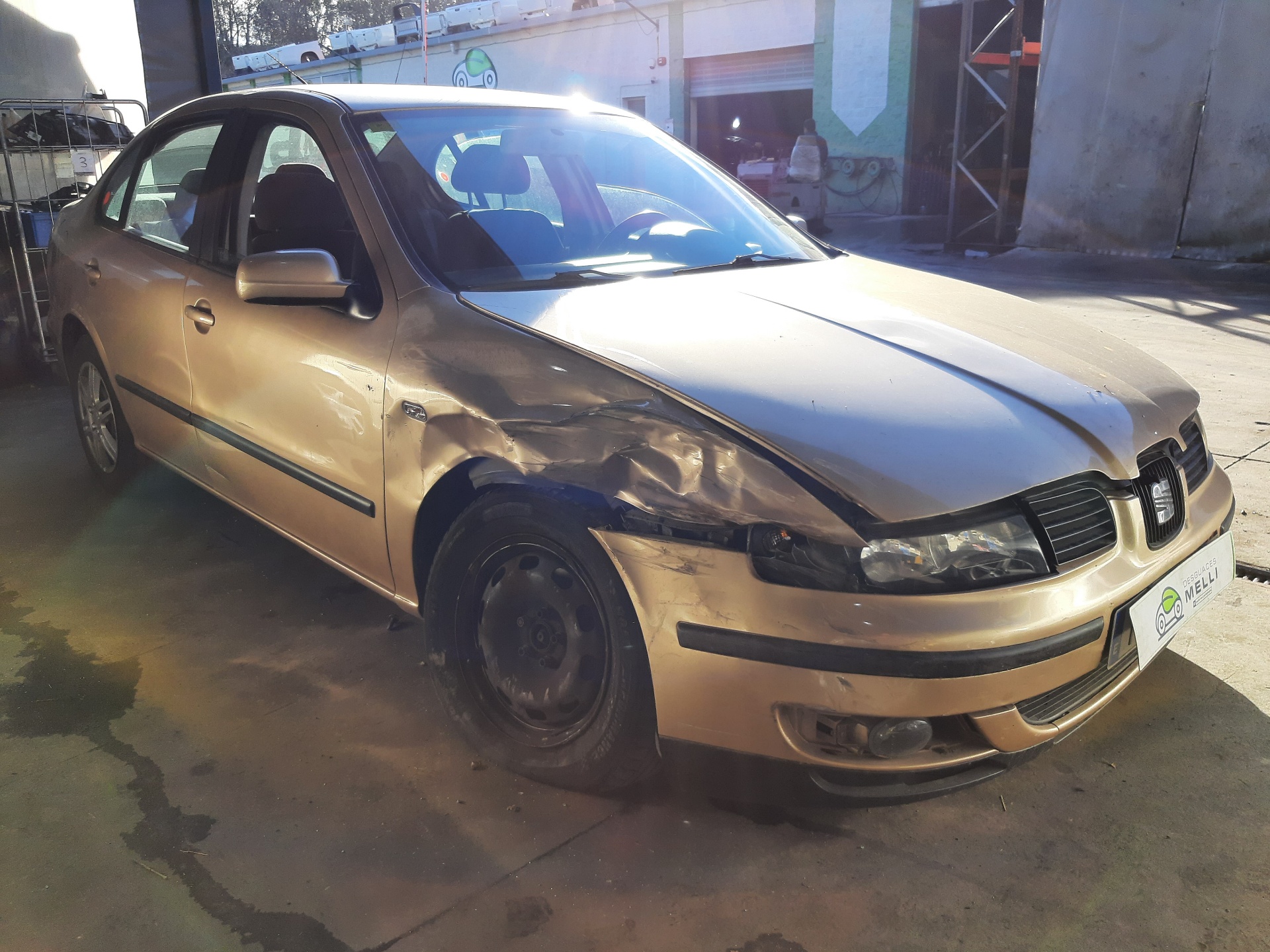 SEAT Toledo 2 generation (1999-2006) Priekinių kairių durų stiklo pakelėjas 1M1837729H 22707389