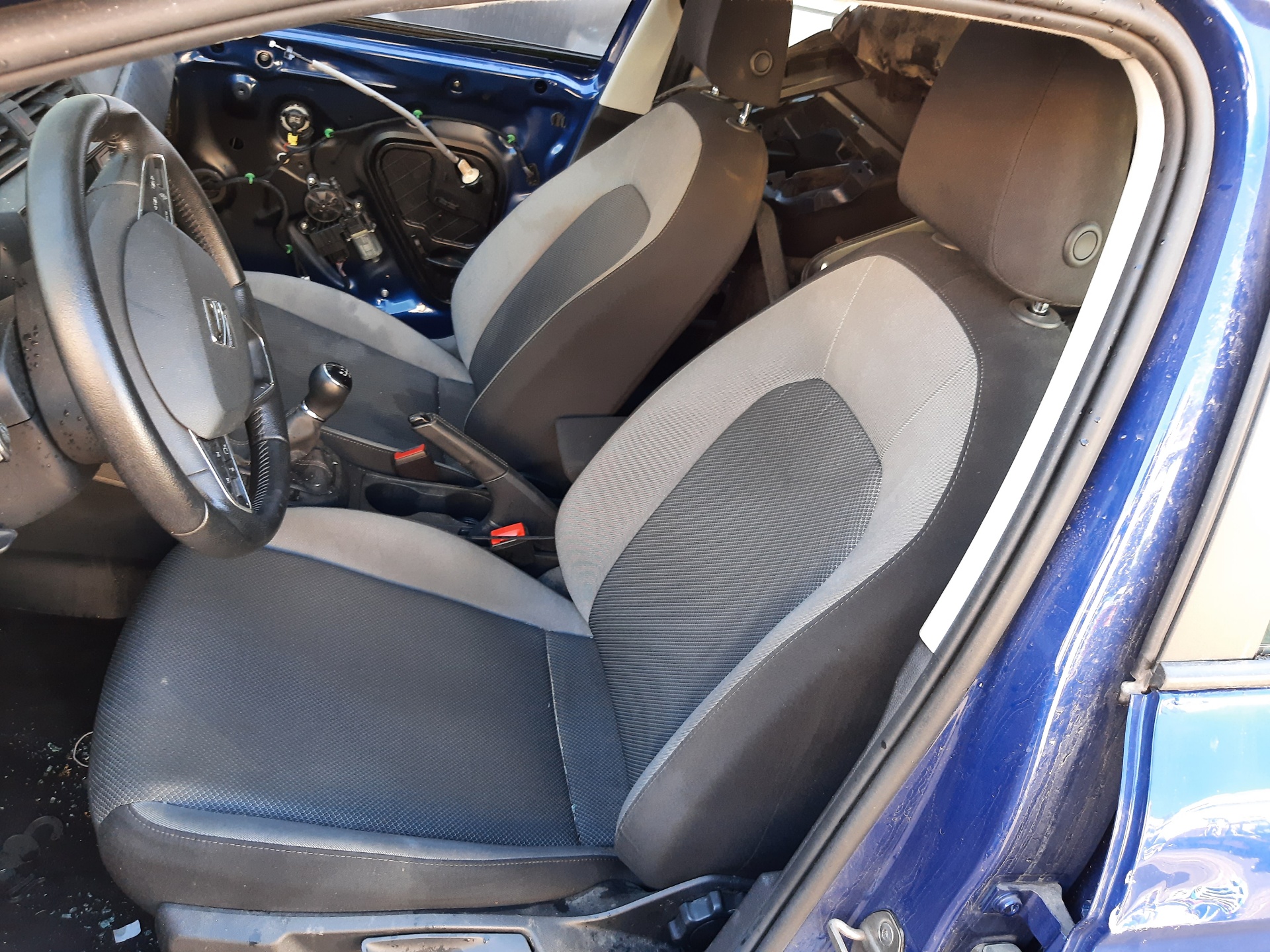 SEAT Ibiza 5 generation (2017-2023) Priekinių kairių durų stiklo pakelėjas 6F0837461B 24300827