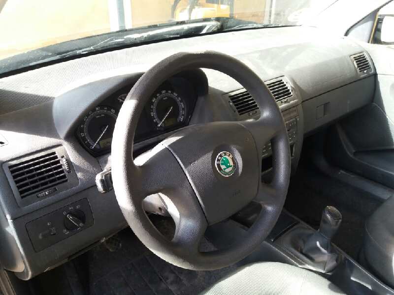 SKODA Fabia 6Y (1999-2007) Форсунка 038130073AG 20178589