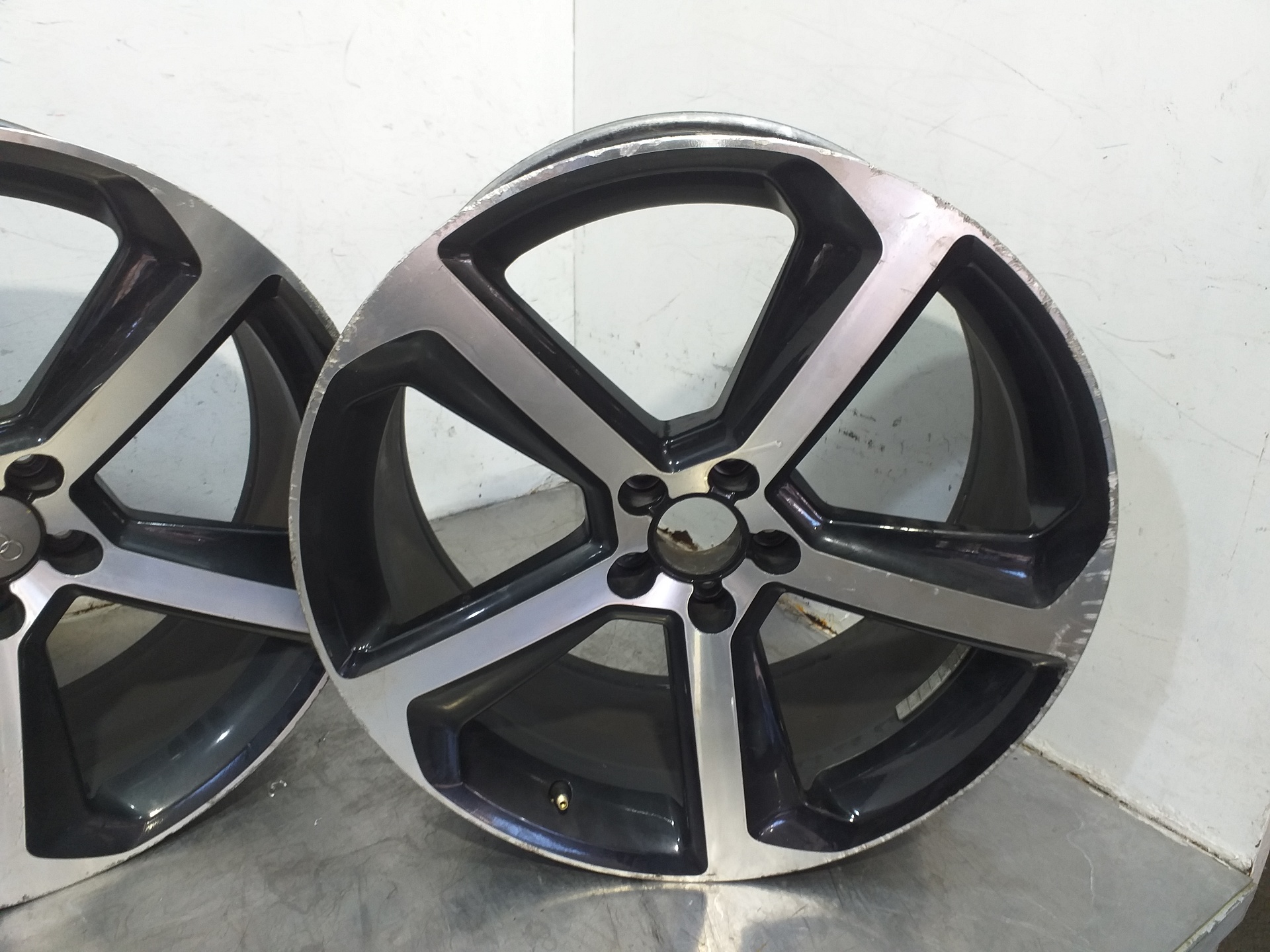 AUDI A4 B9/8W (2015-2024) Wheel Set R20 25566957