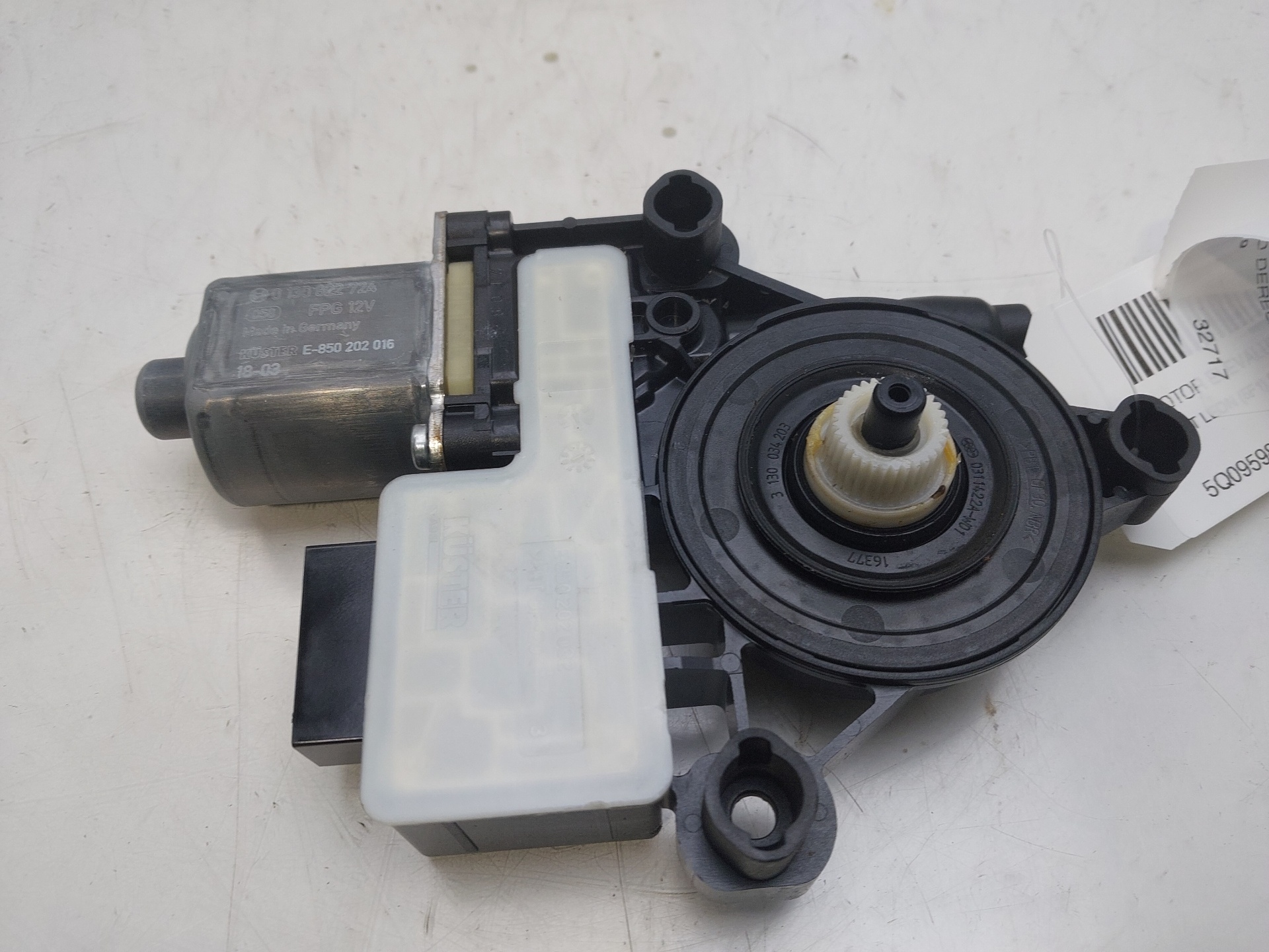 SEAT Leon 3 generation (2012-2020) Rear Right Door Window Control Motor 5Q0959812E 22348202