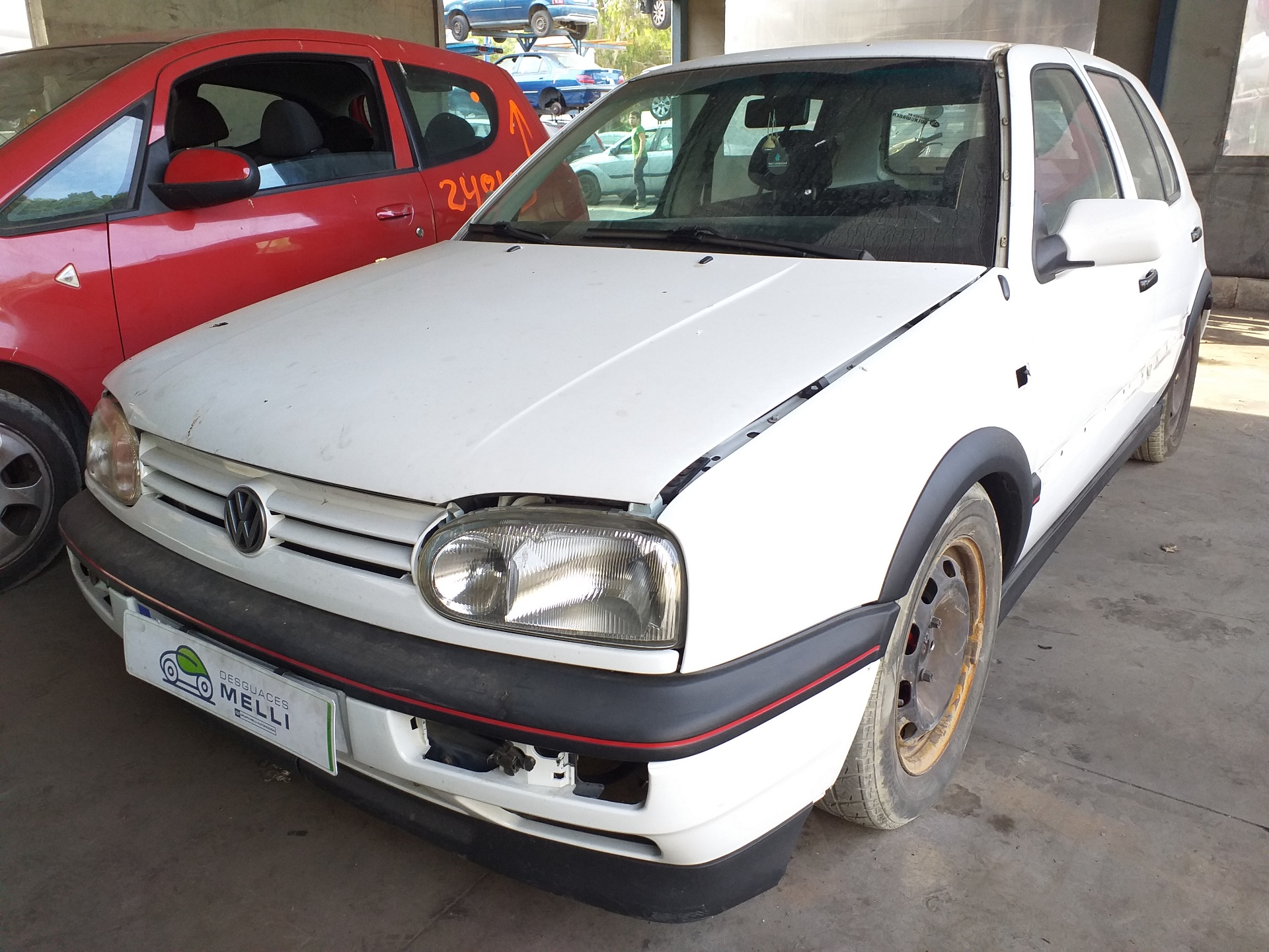 VOLKSWAGEN Golf 3 generation (1991-1998) Резервоар за миене на прозорци 1H0955453 18720811