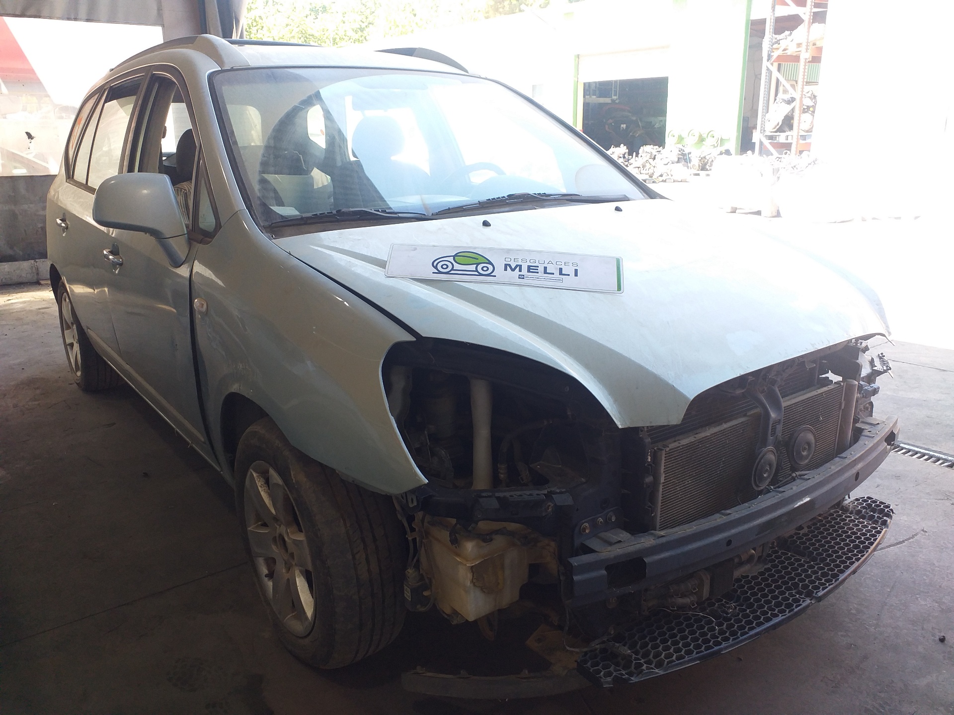 KIA Carens Полуось передняя правая 495001D200 24112521