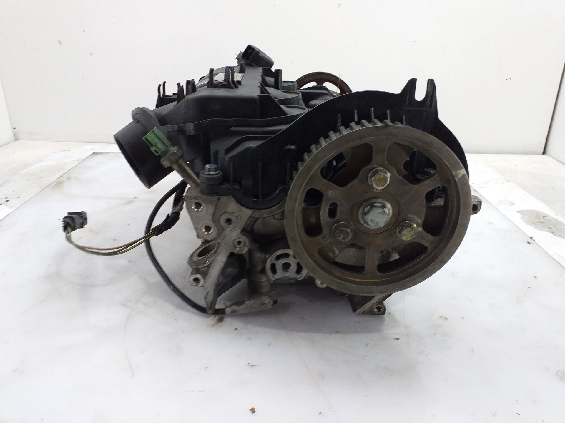 LAND ROVER Discovery 4 generation (2009-2016) Chiulasă motor 4R8Q6C064 18749922