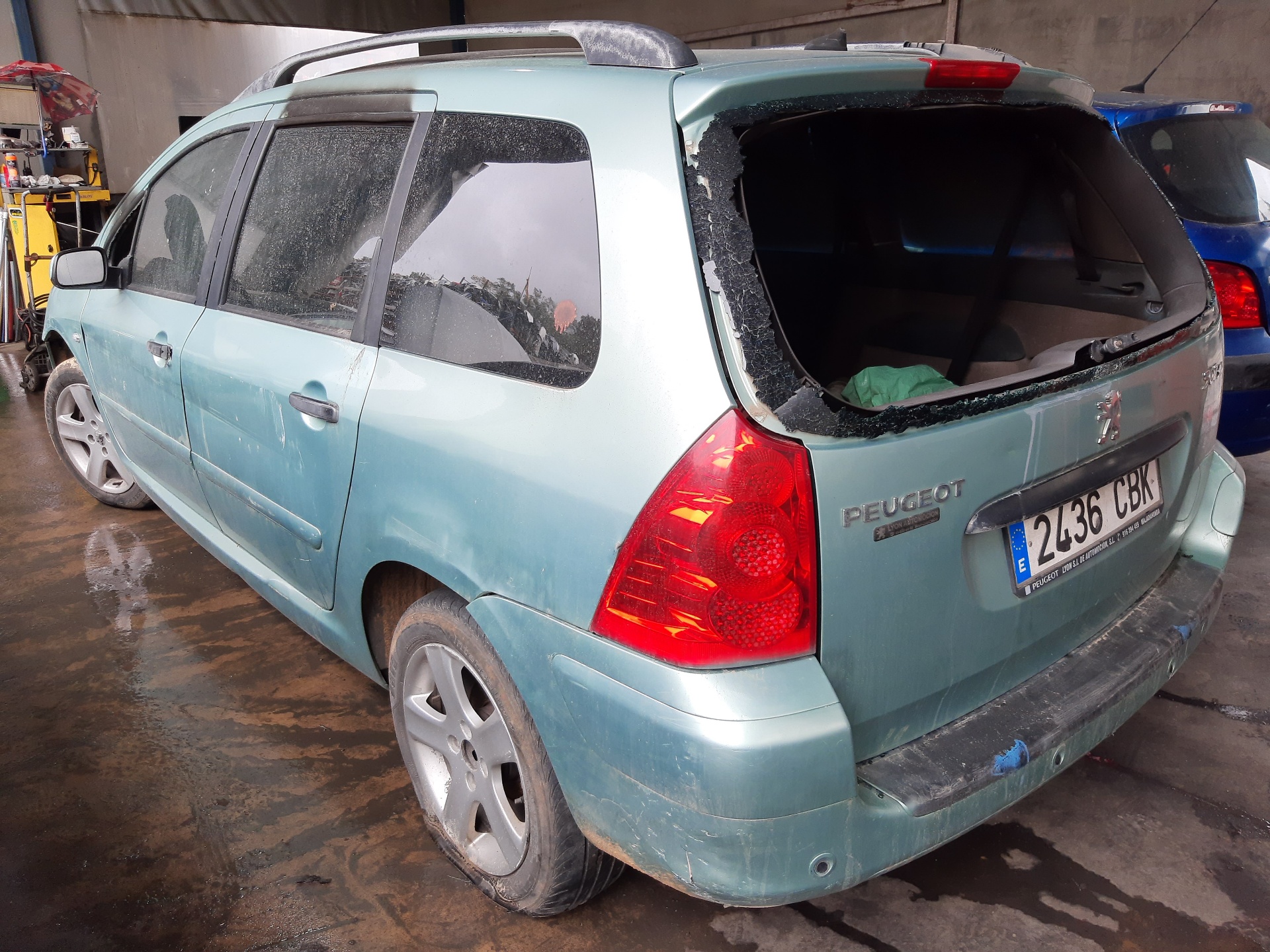 MERCEDES-BENZ 307 1 generation (2001-2008) Aizmugurējo labo durvju logu pacēlājs 9224A3 22468623