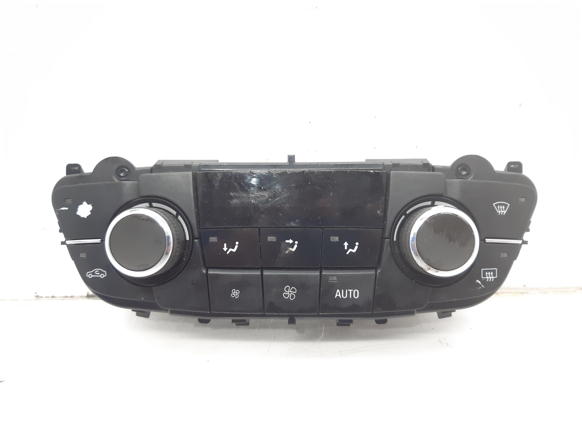 OPEL Insignia A (2008-2016) Klimato kontrolės (klimos) valdymas 13273097 18598255