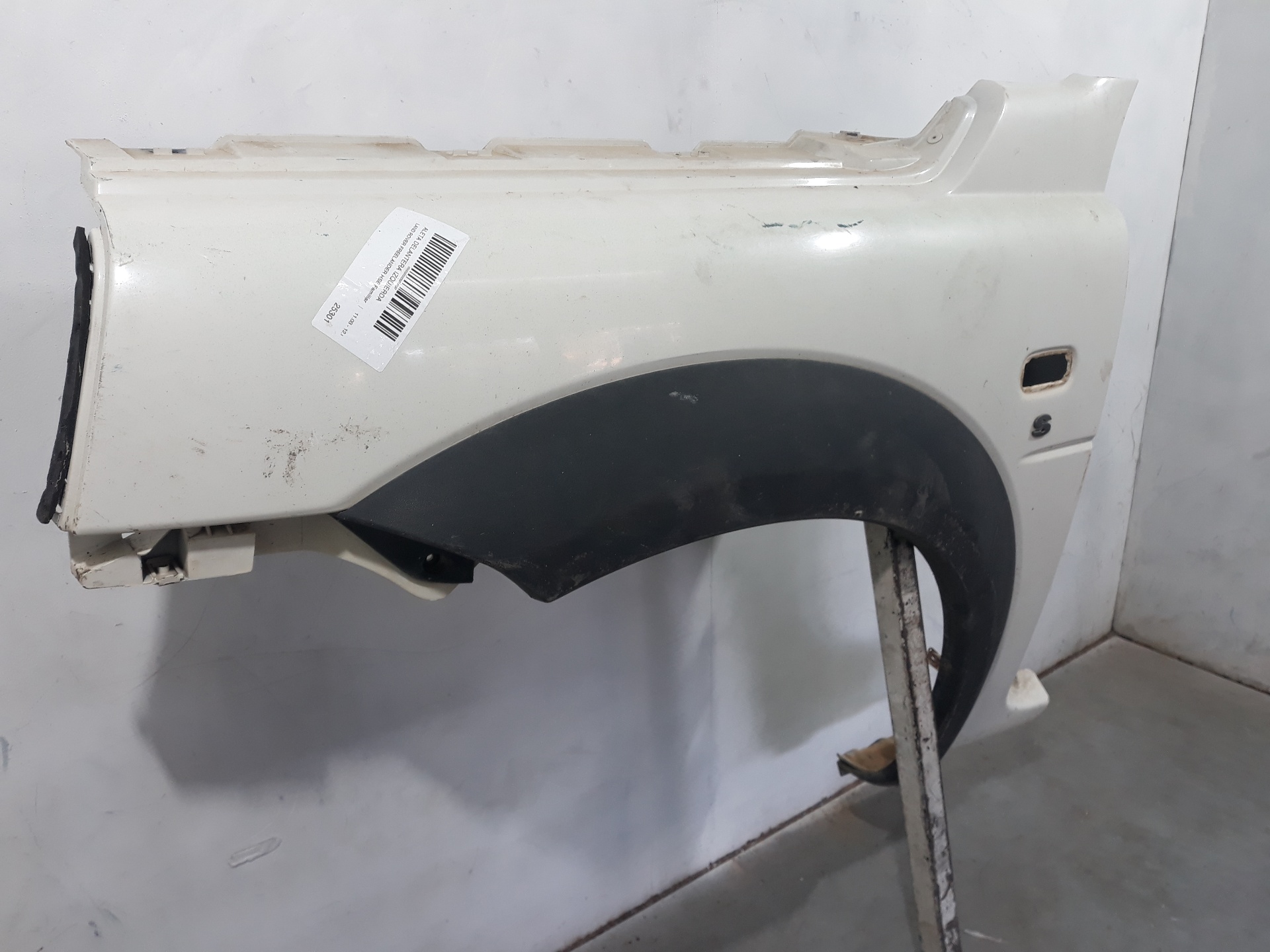 LAND ROVER Freelander 1 generation (1998-2006) Front Left Fender ASB490130 18735908