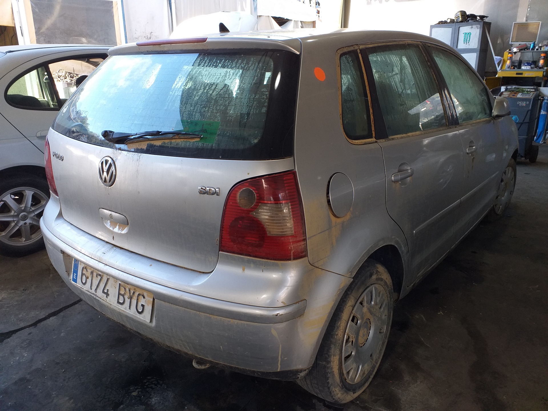 VOLKSWAGEN Polo 4 generation (2001-2009) Priekšējā labā apakšējā svira/ričags 6Q0407151L 18753039