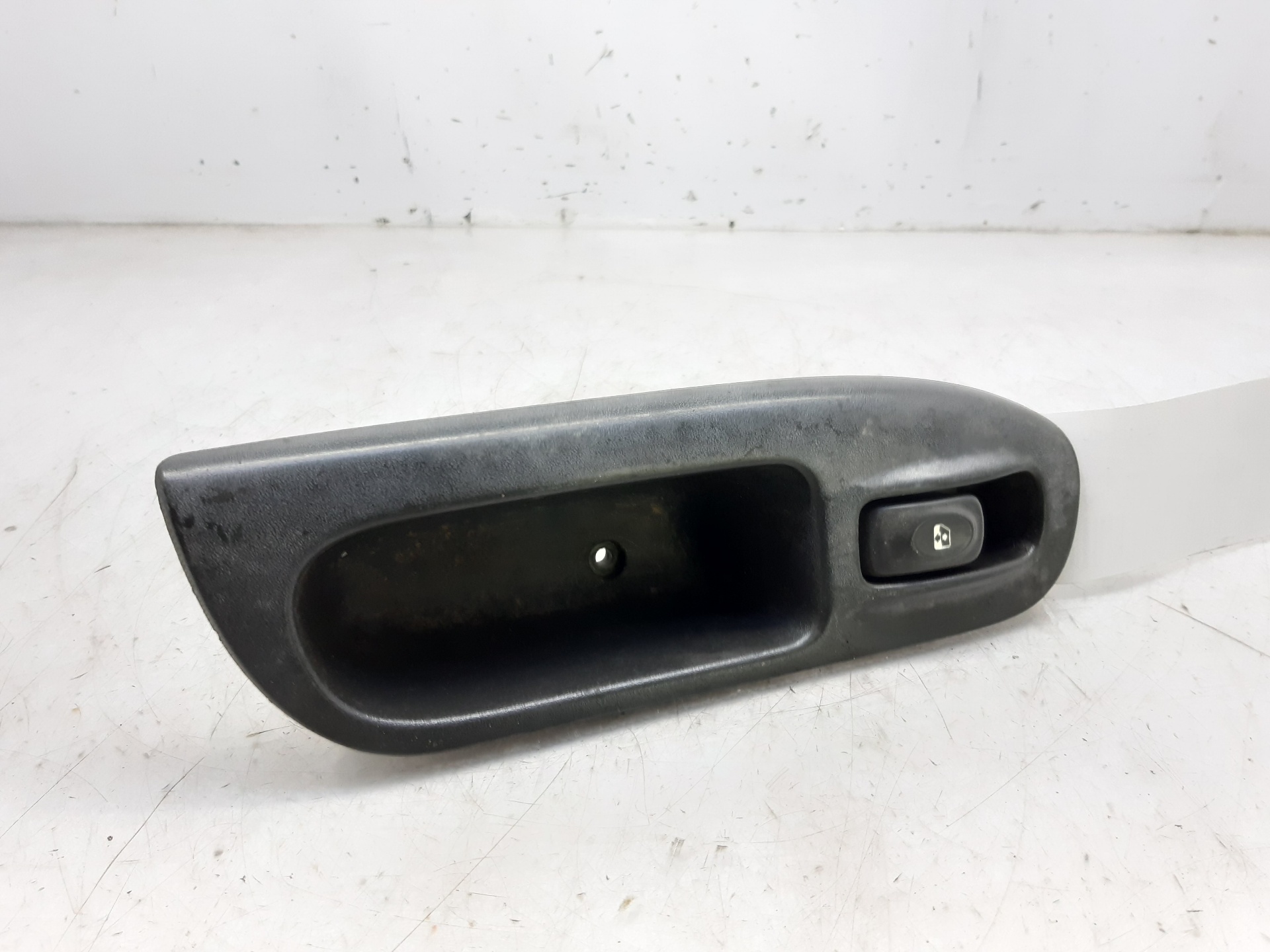 RENAULT Scenic 1 generation (1996-2003) Front Right Door Window Switch 7700431172 23717648