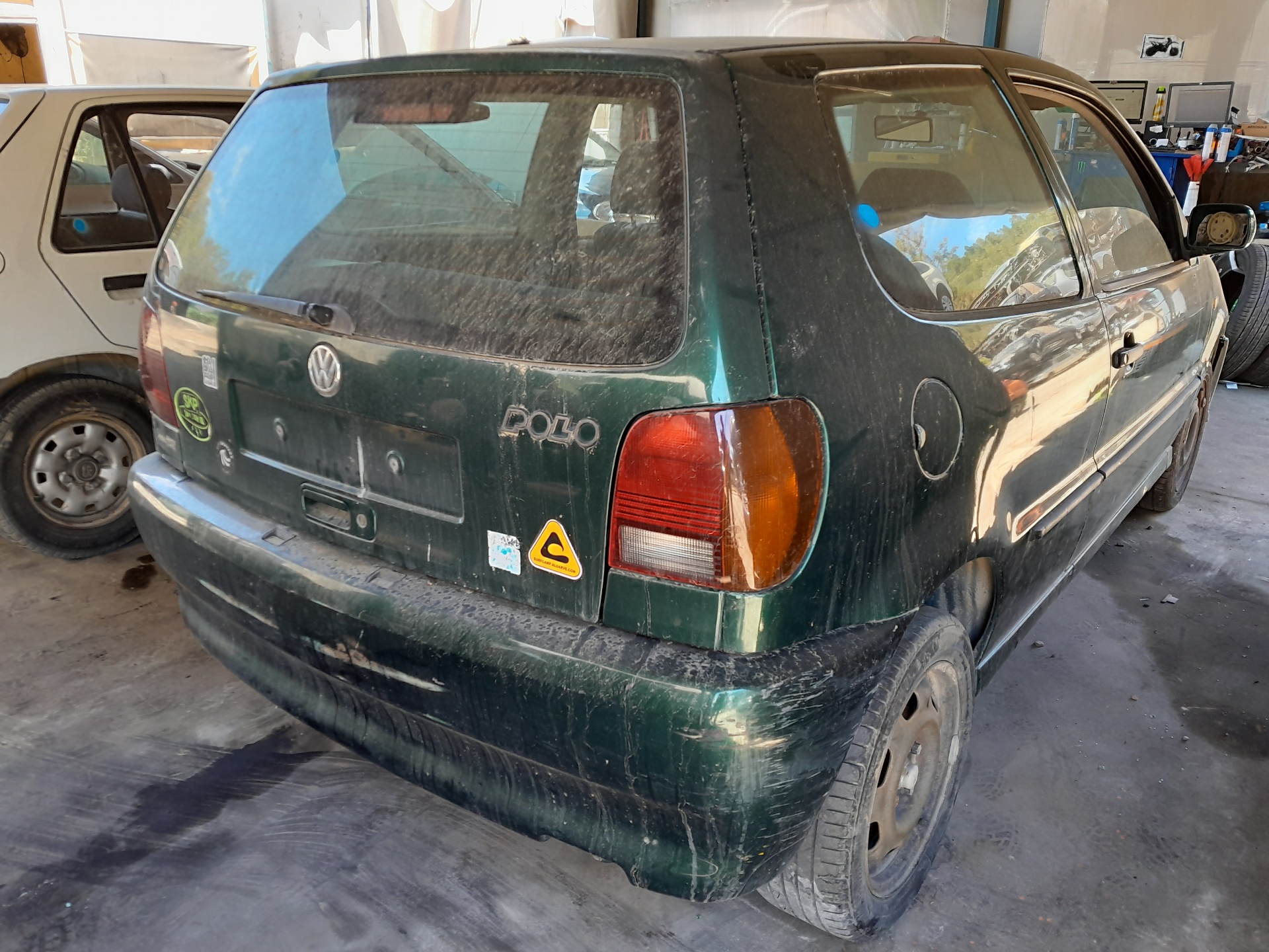 NISSAN Polo 3 generation (1994-2002) Крышка багажника 6N0827025AD 20999915