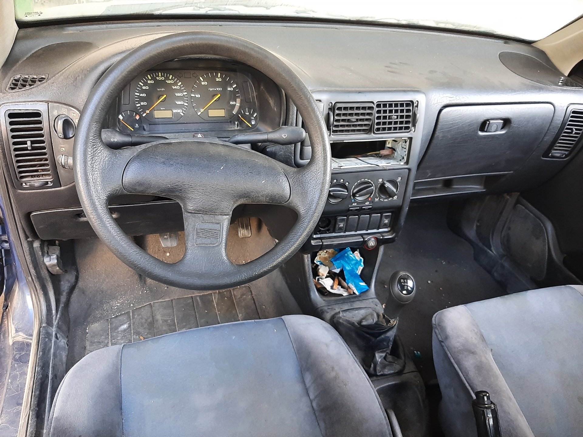 SEAT Cordoba 1 generation (1993-2003) Front Right Door Lock 1HS862154 24761624