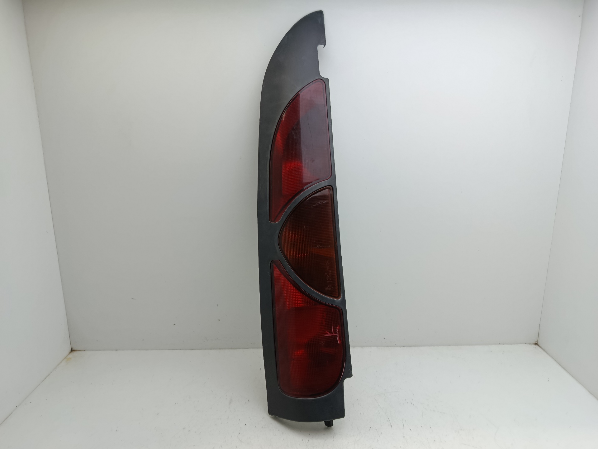 Piloto trasero izquierdo F9Q 8200150623 de Renault Kangoo express (fc0/1_) 2001-2010 80 CV con 200016 km