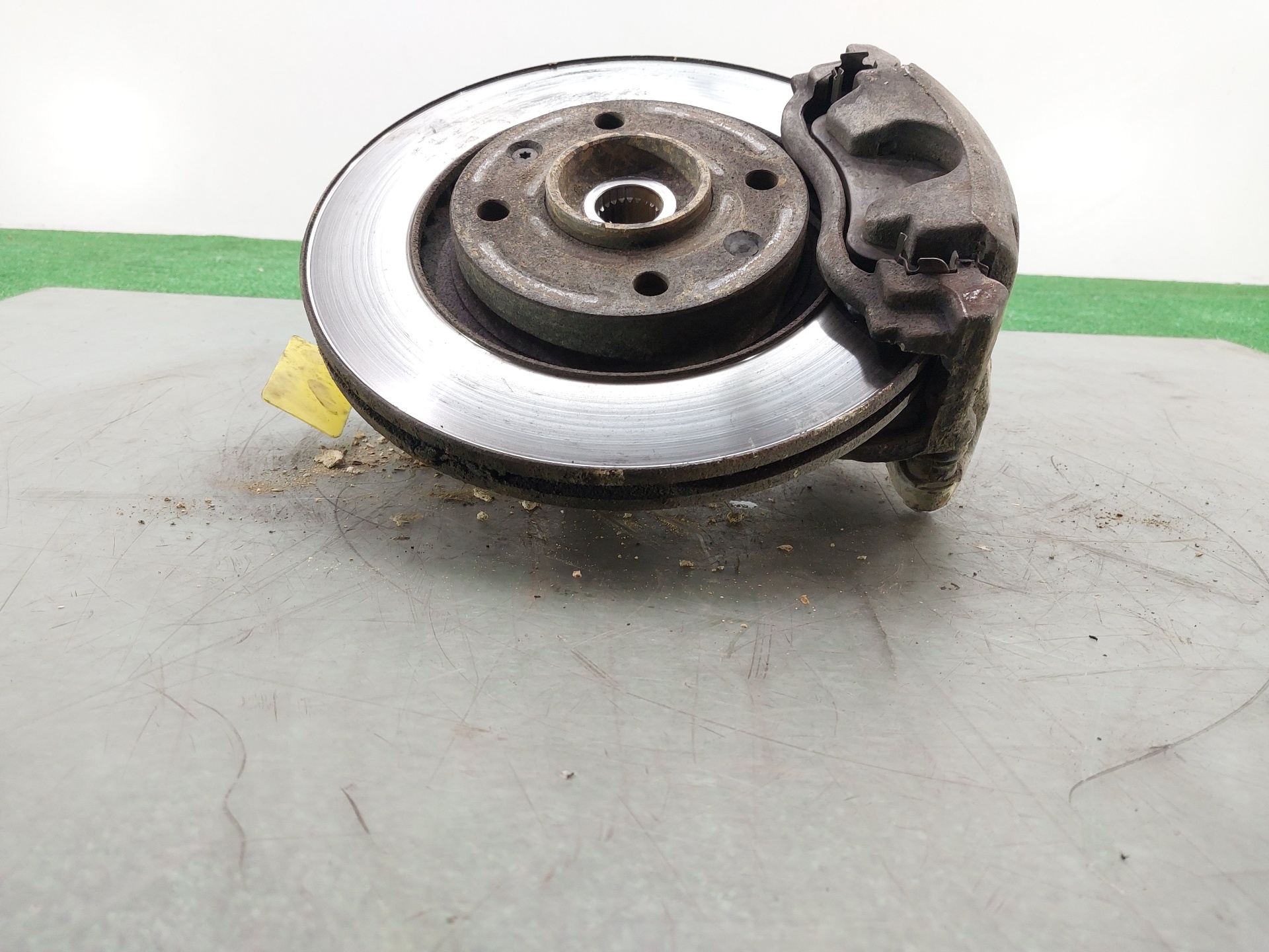 PEUGEOT Partner 1 generation (1996-2012) Front Right Wheel Hub 364754 21179654