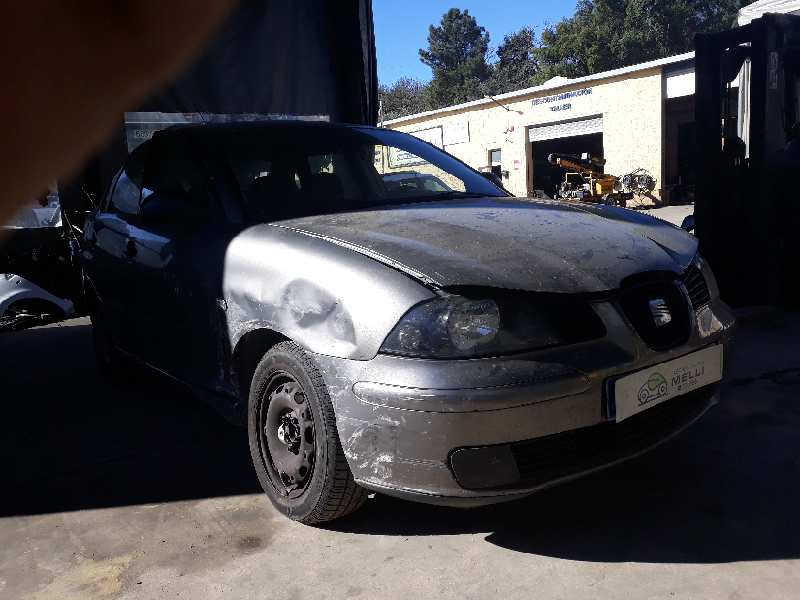 SEAT Cordoba 2 generation (1999-2009) Форсунка 038130073AJ 18371396