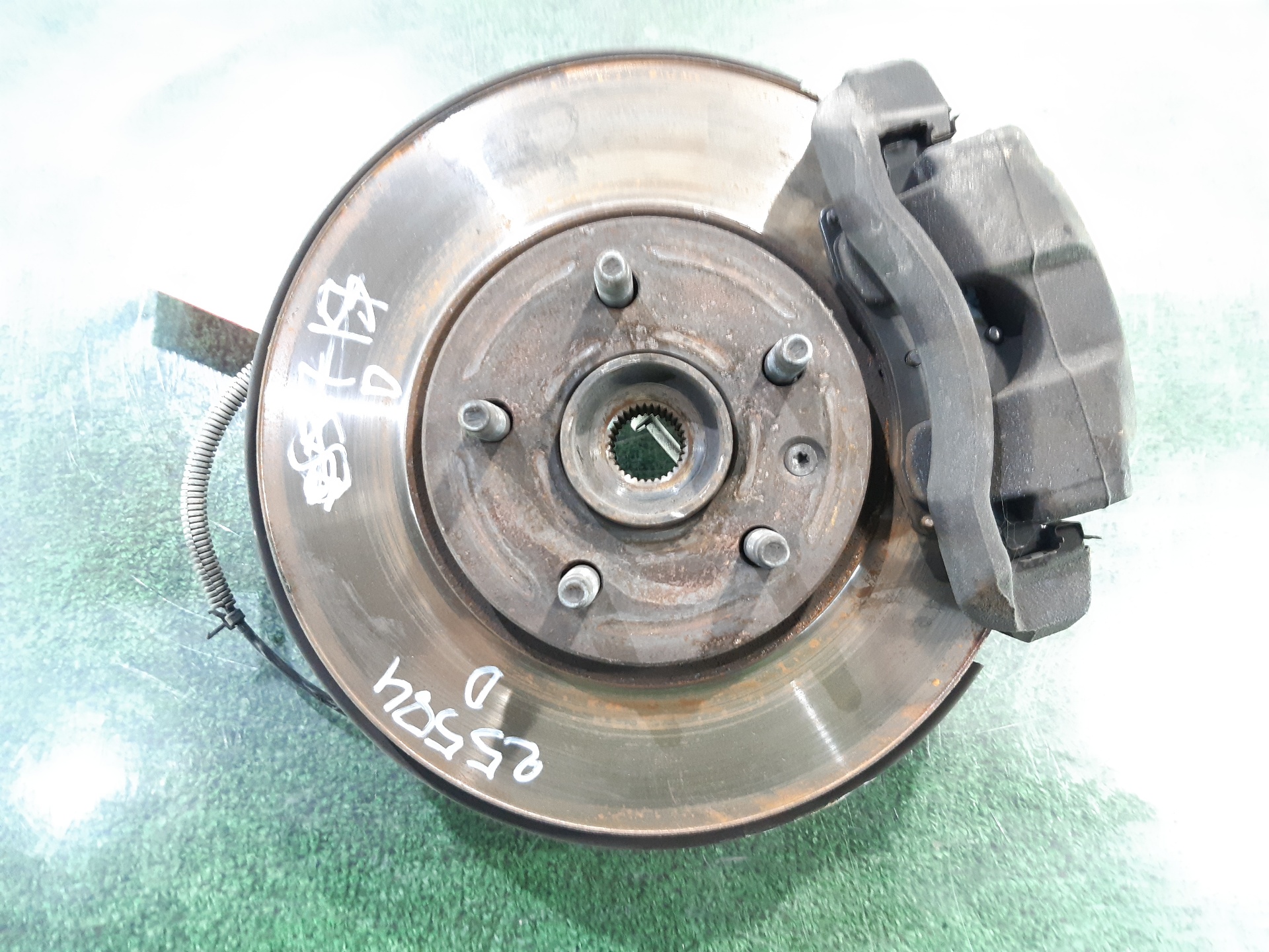 OPEL Astra J (2009-2020) Front Right Wheel Hub 13319481 22020797