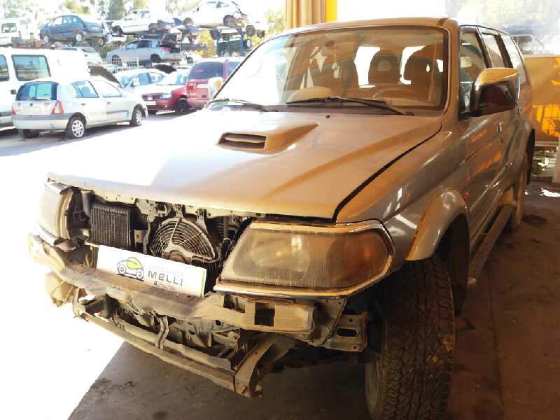 MITSUBISHI Pajero Sport 1 generation (1996-2008) Стеклоподъемник передней правой двери MR144596 20175459