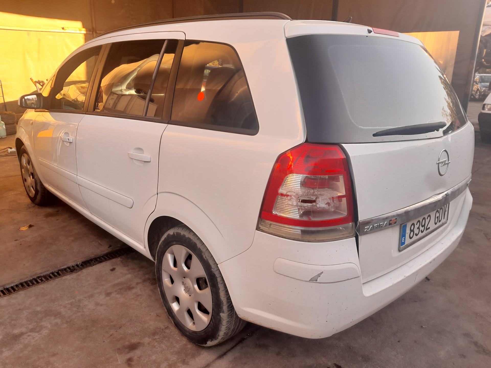 OPEL Zafira B (2005-2010) Крыло переднее левое 93184411 25058356