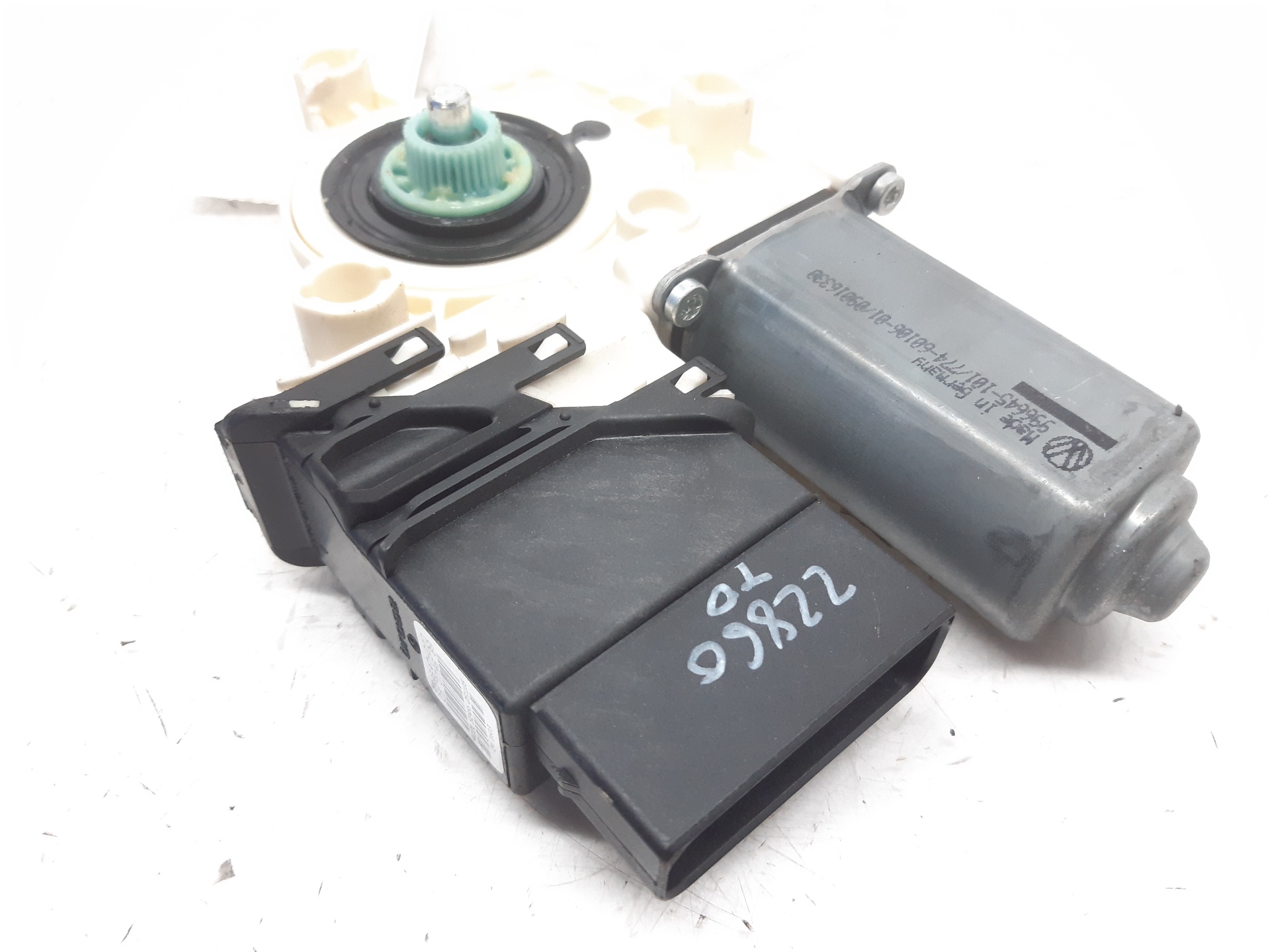 SEAT Leon 2 generation (2005-2012) Motor de control geam ușă  dreapta spate 1K0959704G 18651450