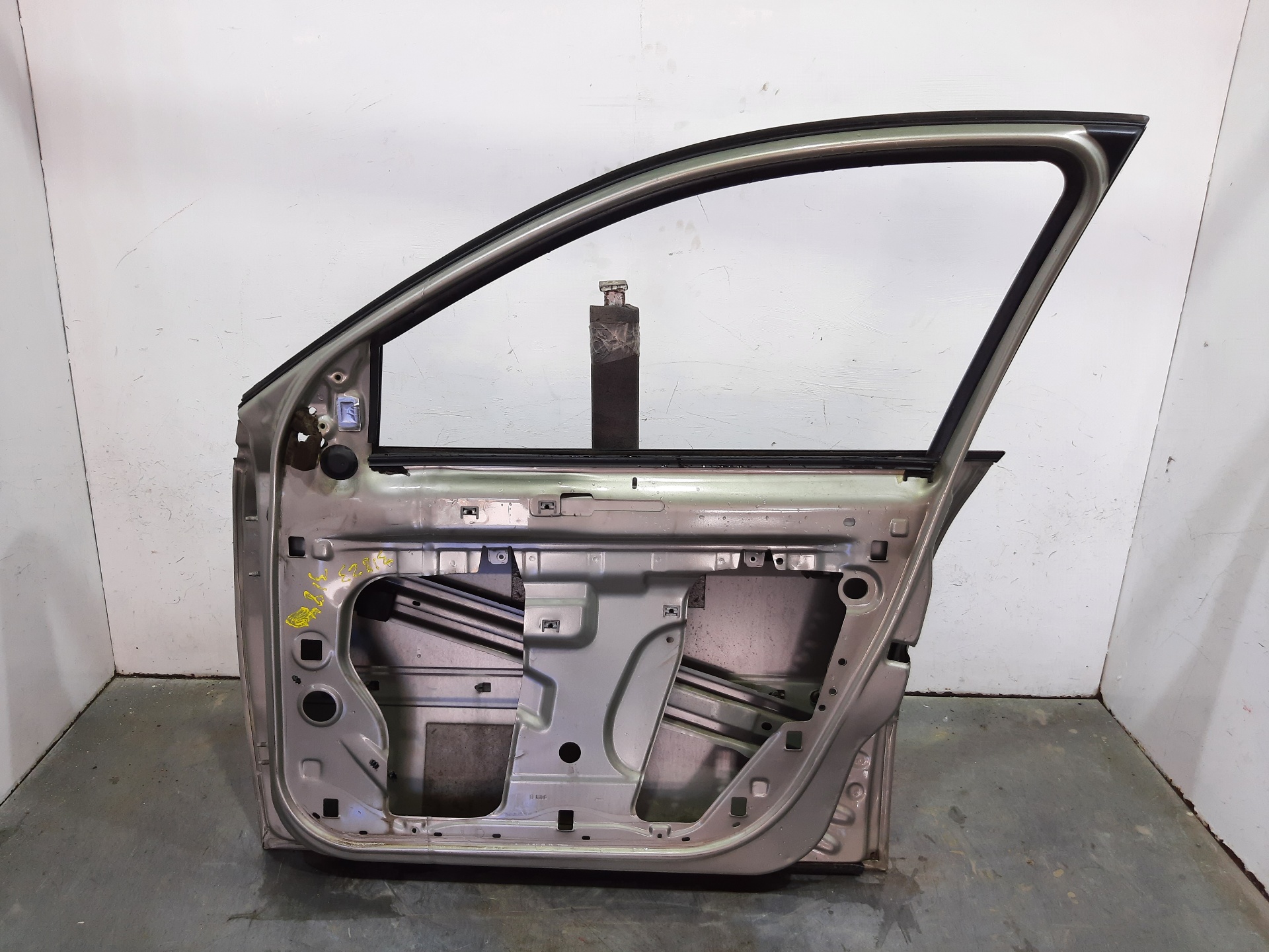 RENAULT Megane 2 generation (2002-2012) Front Right Door 7751473729 20816572