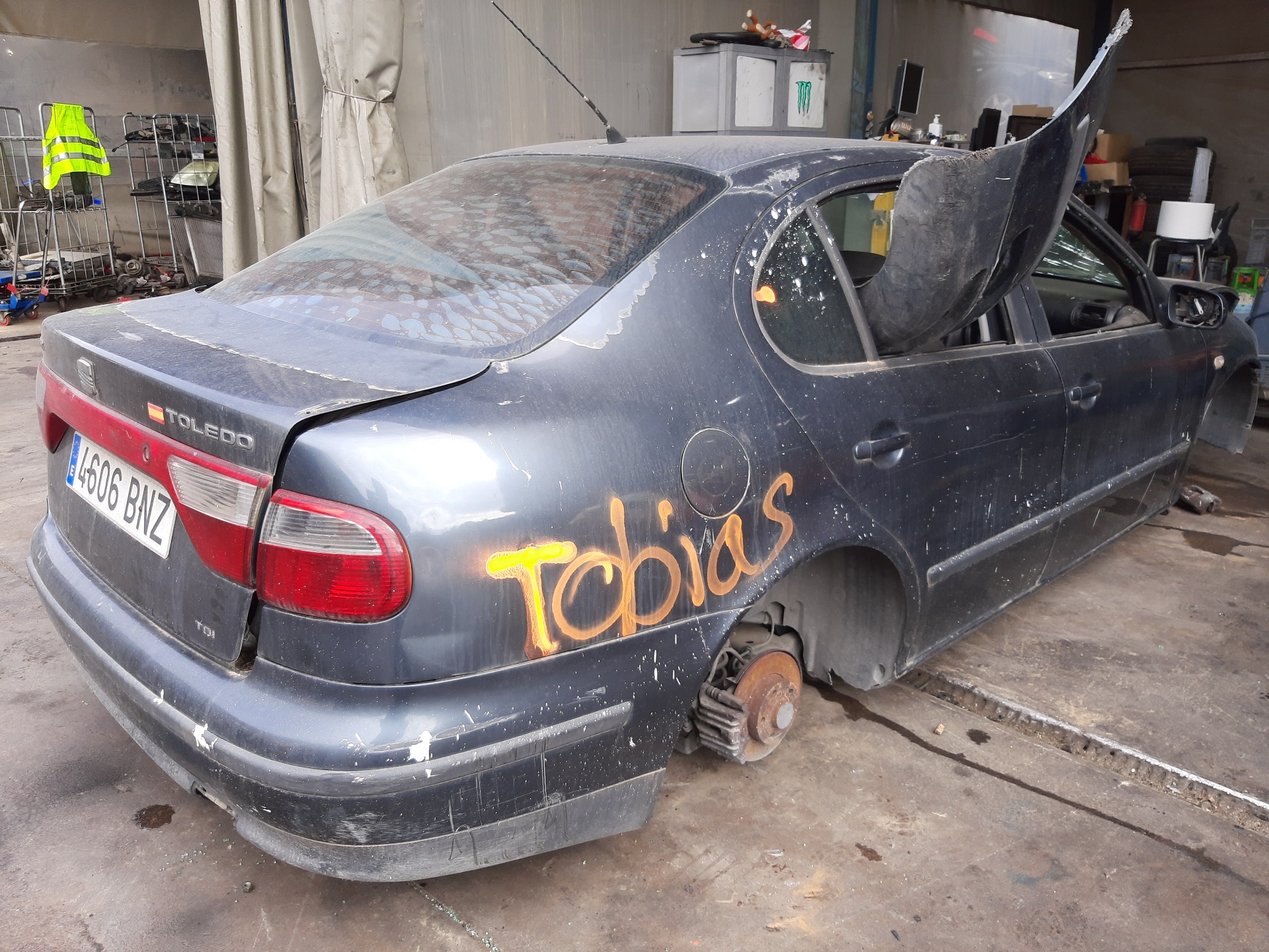 SEAT Toledo 2 generation (1999-2006) Logu mazgāšanas tvertne 1J0955453N 22466723