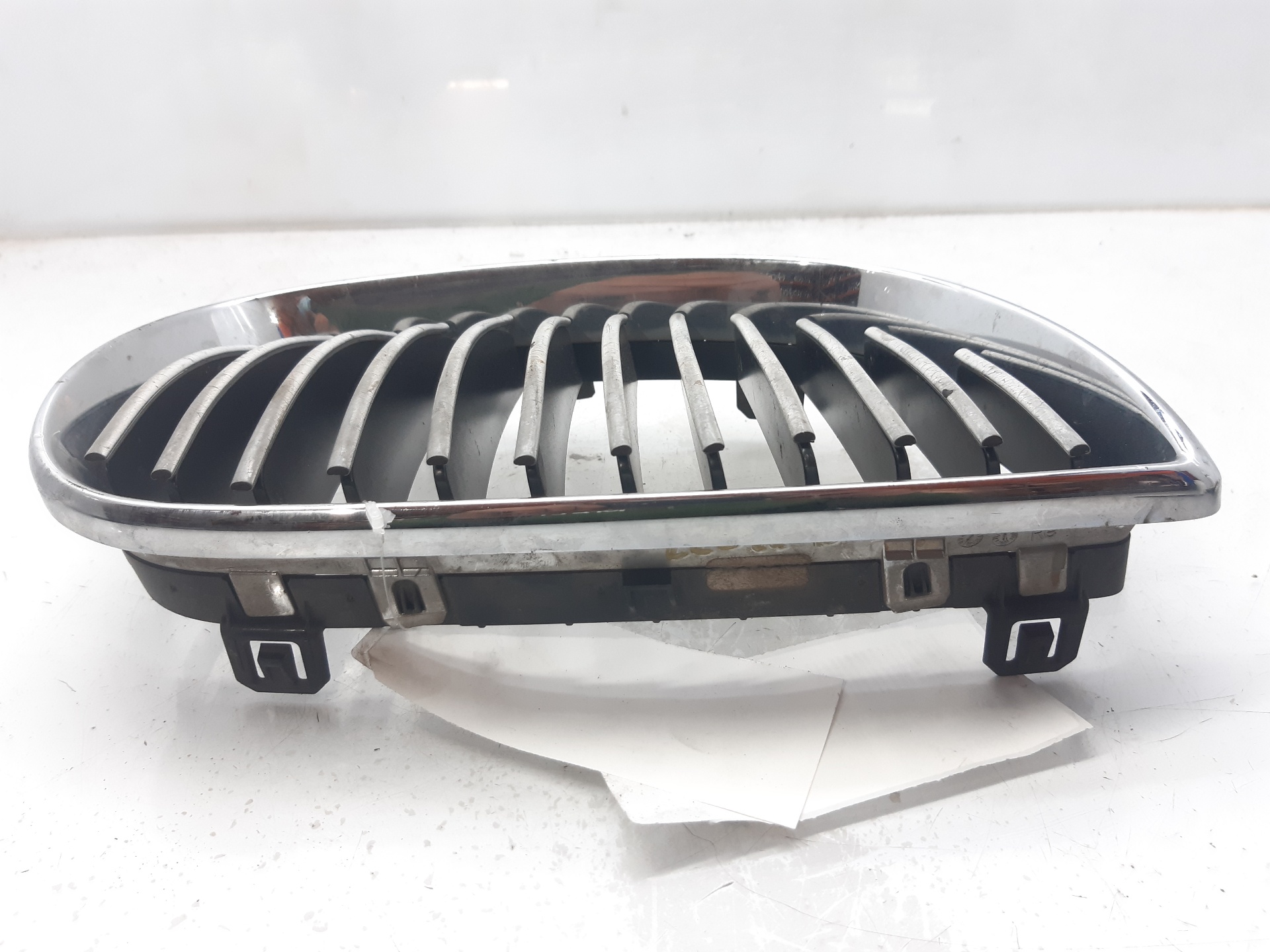 BMW 1 Series E81/E82/E87/E88 (2004-2013) Priekinės radiatoriaus grotelės 71286149 24112817