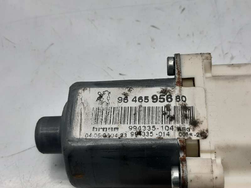 PEUGEOT 407 1 generation (2004-2010) Moteur de commande de vitre de porte arrière gauche 0130822201 18621620