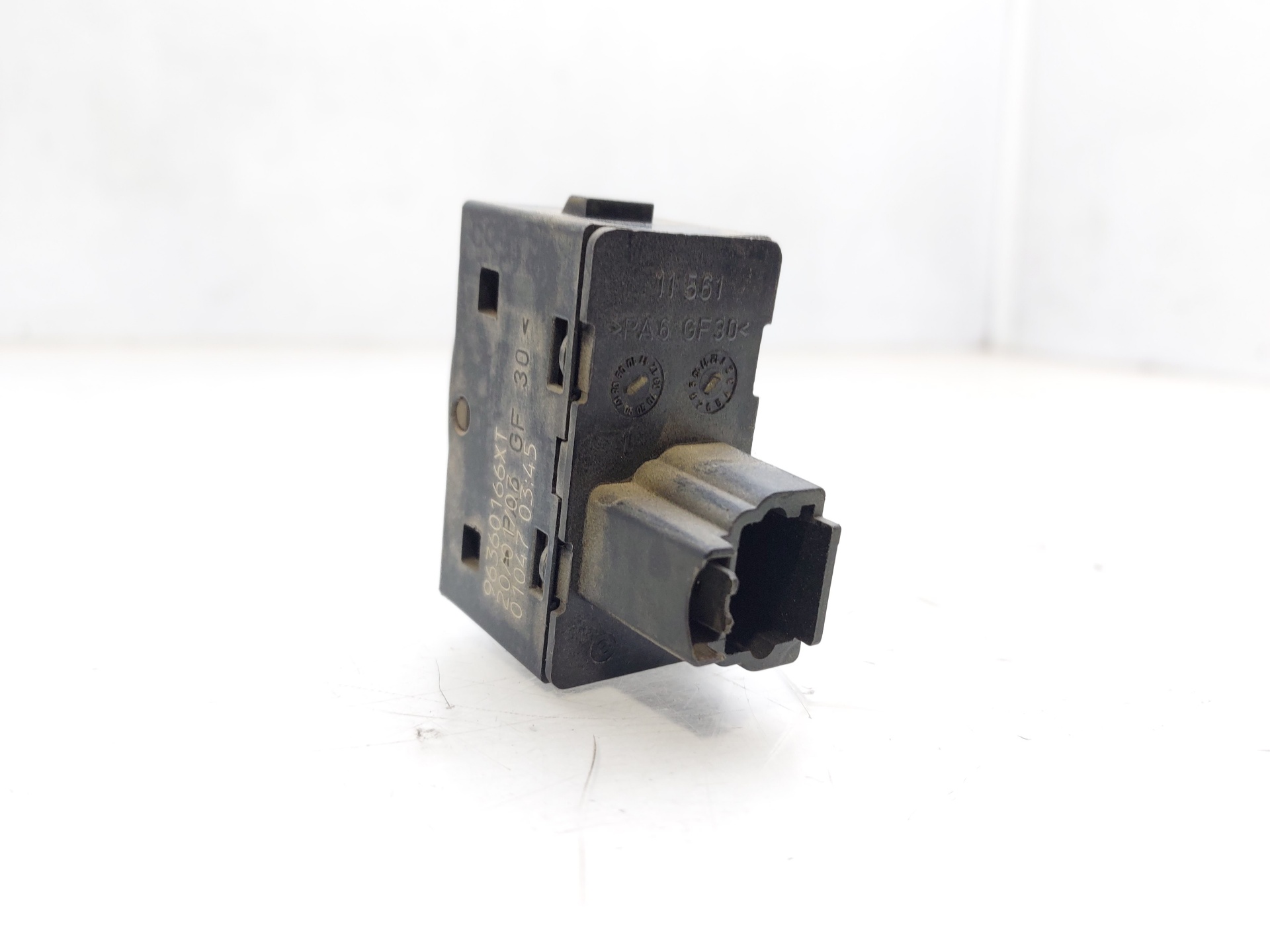 TOYOTA Avensis 3 generation (2009-2020) Front Right Door Window Switch 96360166XT 25435040