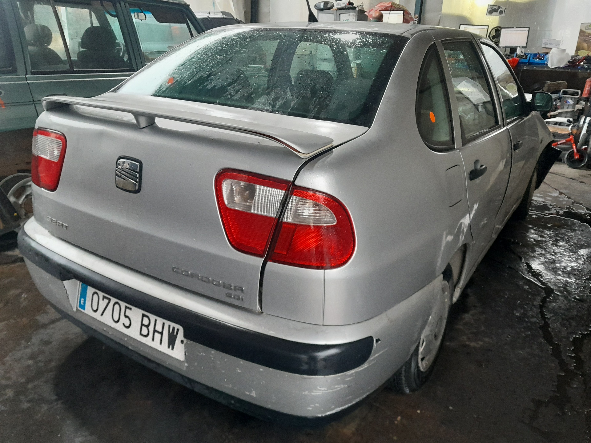 SEAT Ibiza 2 generation (1993-2002) Priekinių dešinių durų stiklo pakelėjas 6K4837402J 23081076