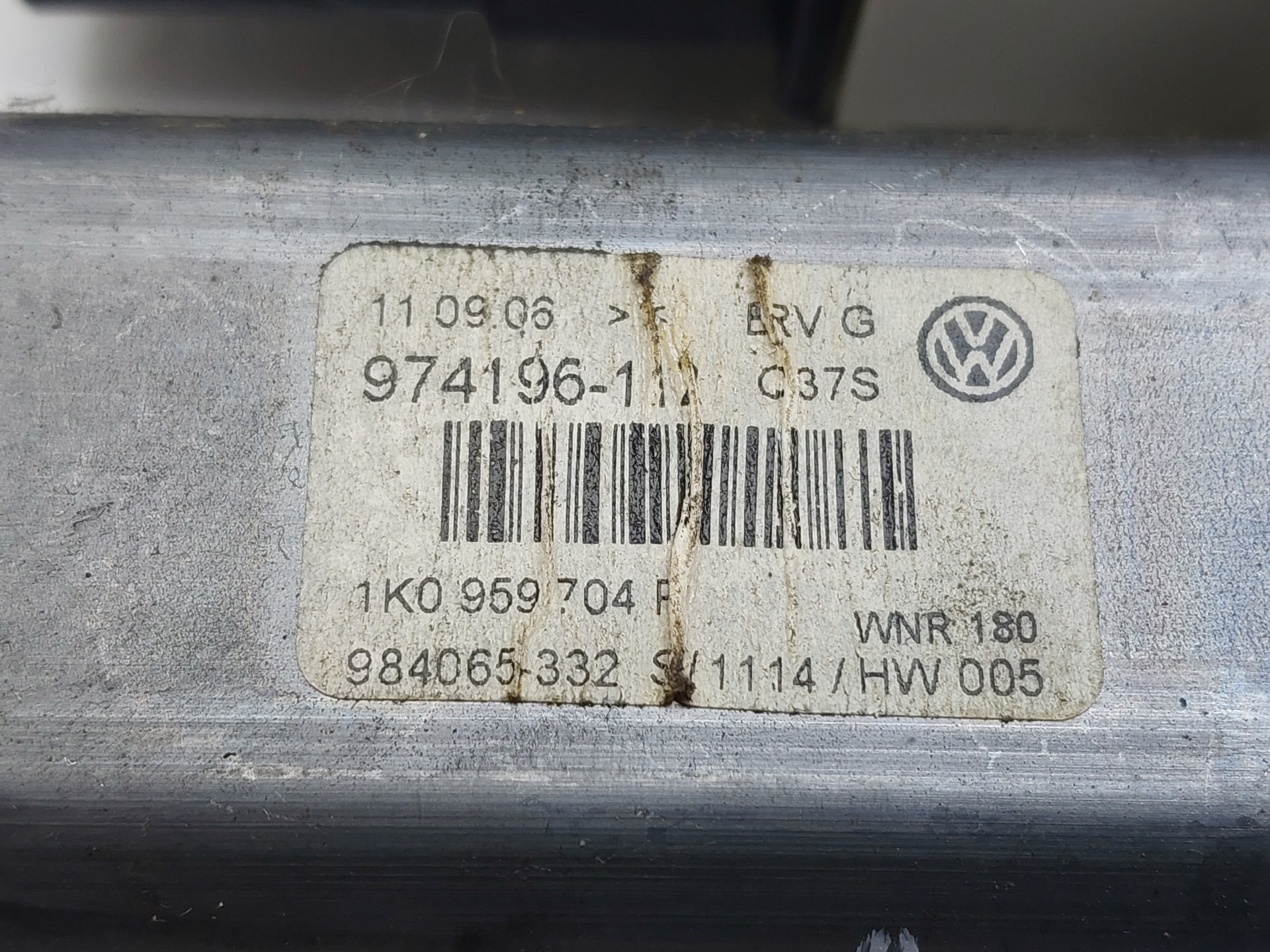 VOLKSWAGEN Passat Variant 1 generation (2010-2024) Aizmugurējo labo durvju loga vadības motorīts 1K0959704F 22487118