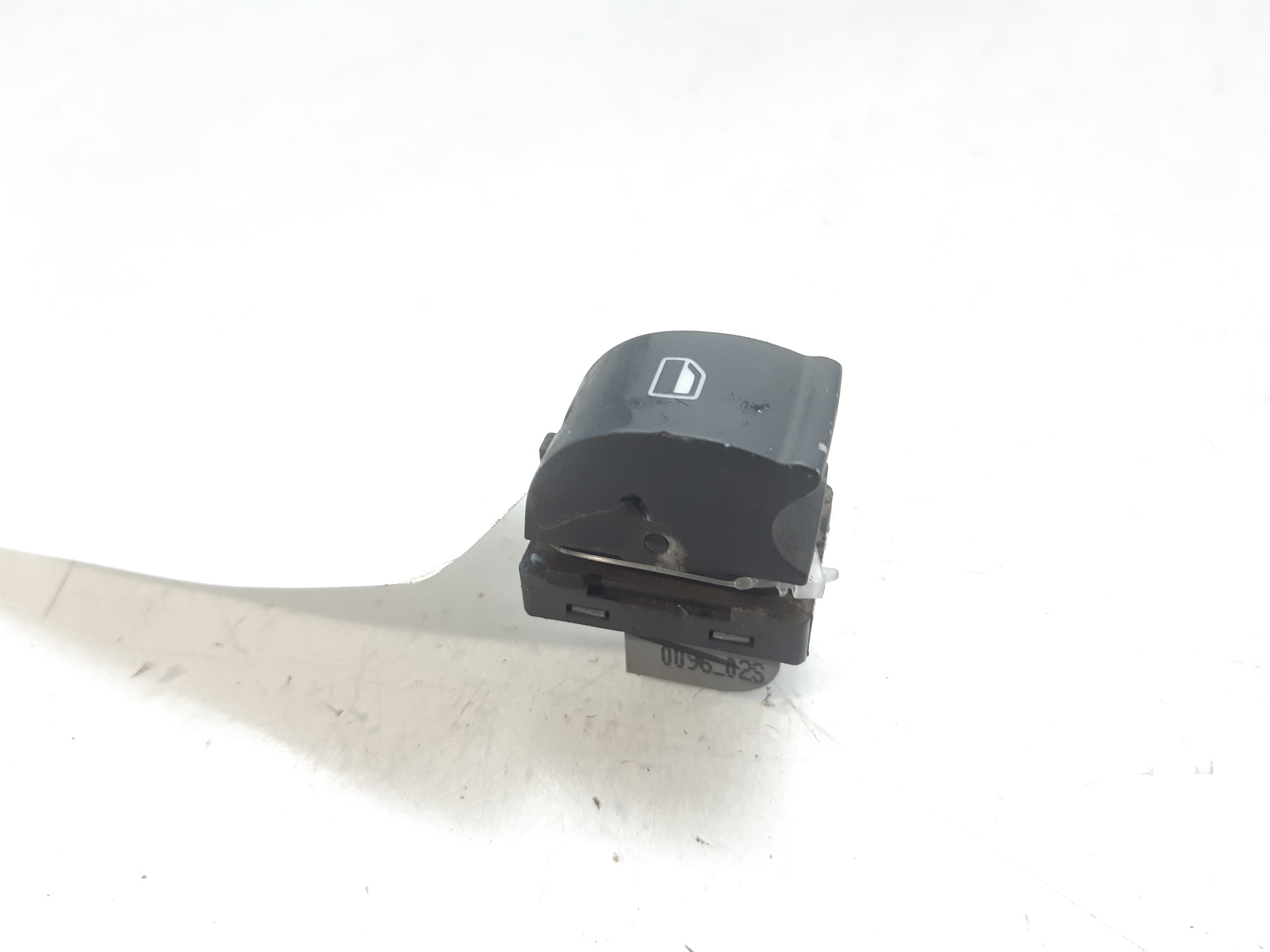 AUDI A4 B6/8E (2000-2005) Кнопка стеклоподъемника задней правой двери 8E0959855 18789452