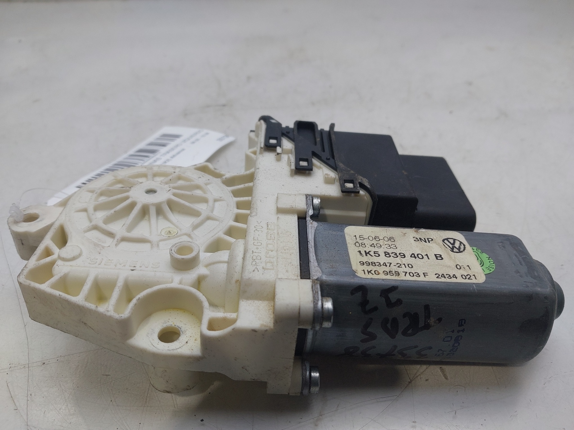 VOLKSWAGEN Jetta 5 generation (2005-2011) Rear Left Door Window Control Motor 1K5839401B 24759739