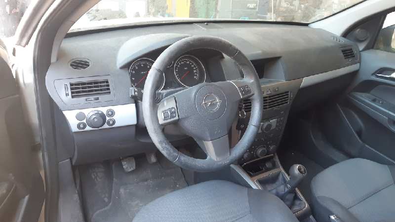 OPEL Astra J (2009-2020) Генератор 13222930 18538575