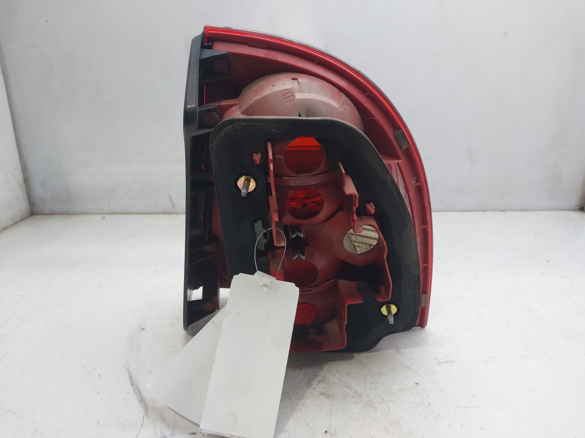 VOLKSWAGEN Rear Left Taillight 3B5945095A 25609196