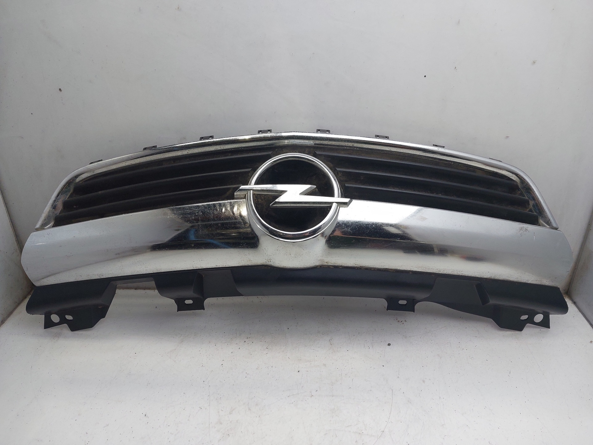 OPEL Zafira B (2005-2010) Radiátorrács 13136136 23385545