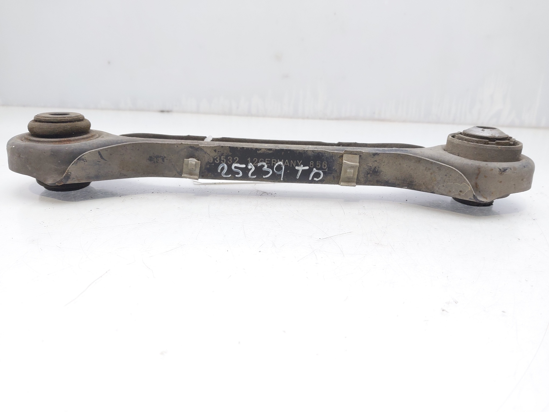 Brazo de la suspensión inferior trasero derecho M47N204D4 33326763473 de Bmw 3 (e90) 2007-2010 122 CV - pieza usada