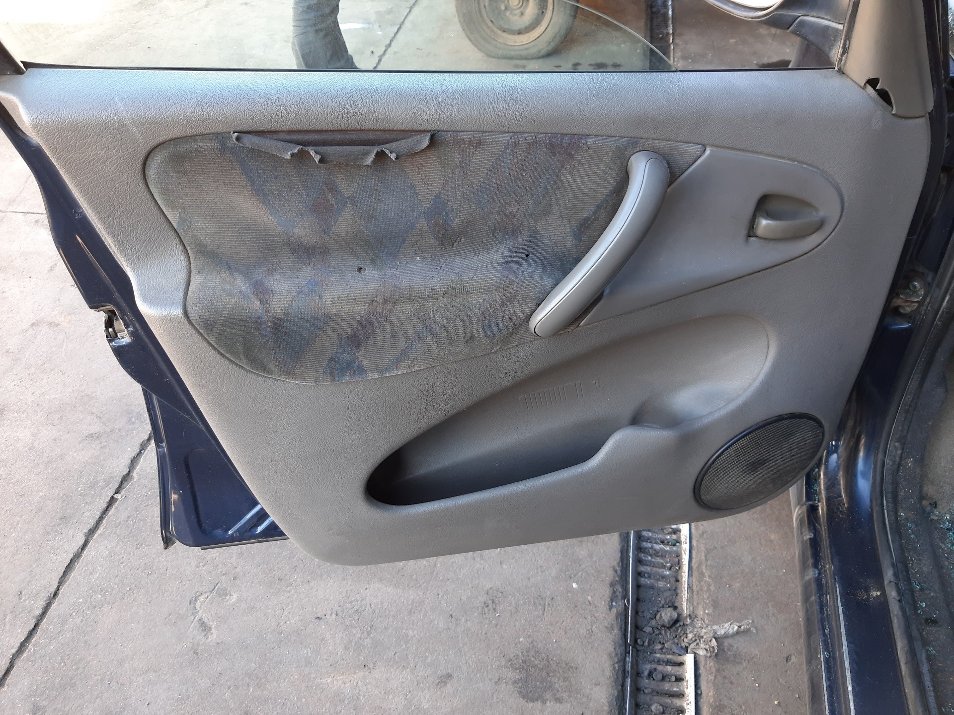 CITROËN Xsara Picasso 1 generation (1999-2010) Предна дясна врата 9004L5 22484829