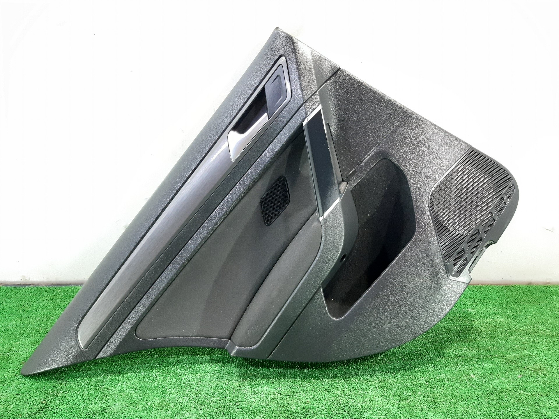 VOLKSWAGEN Golf 7 generation (2012-2024) Galinių kairių durų moldingas 5G4868073C 24753044