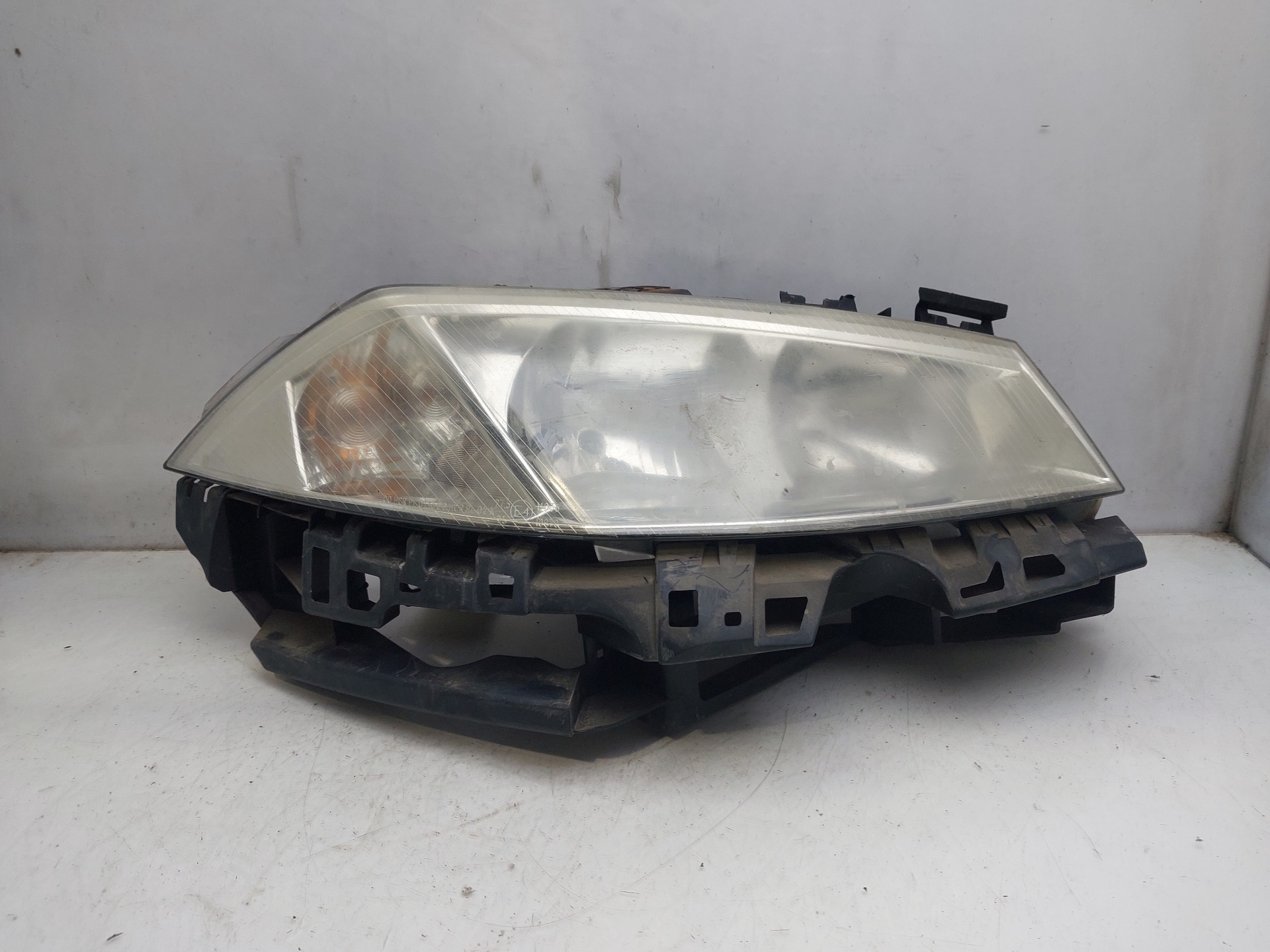 RENAULT Megane 2 generation (2002-2012) Priekinis dešinys žibintas 8200073221J 25778844