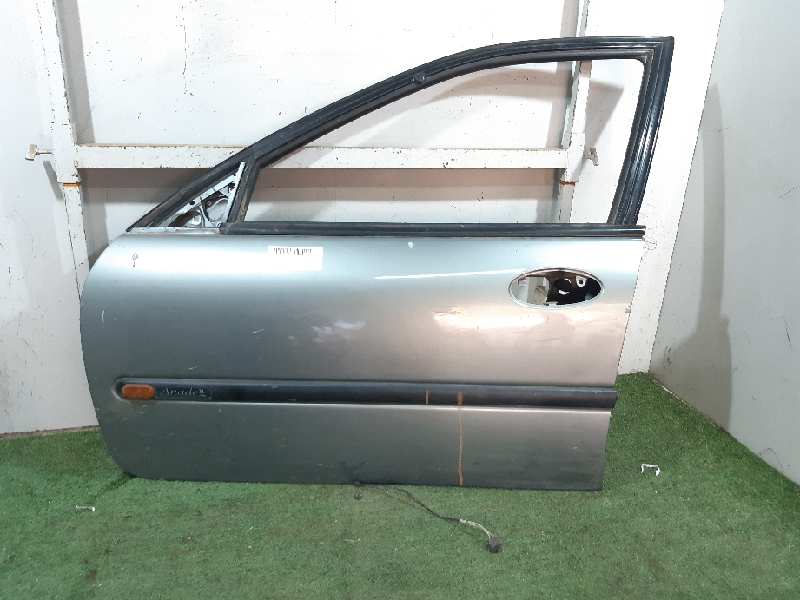 RENAULT Laguna 1 generation (1993-2001) Front Left Door 7751471385 24007708