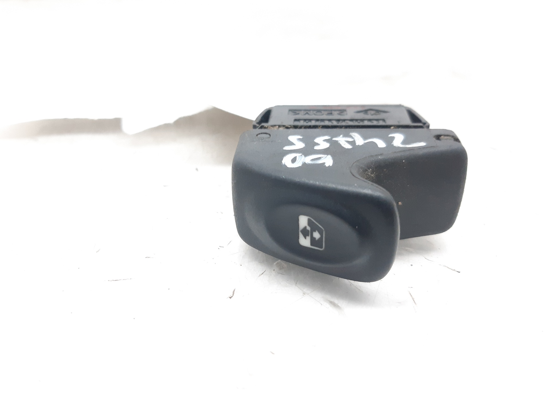 VAUXHALL Clio 2 generation (1998-2013) Front Right Door Window Switch 8200060046 21011688