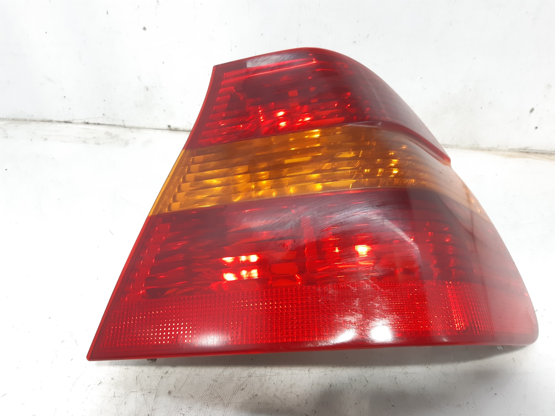 BMW 3 Series E46 (1997-2006) Rear Right Taillight Lamp 6907934 18729766